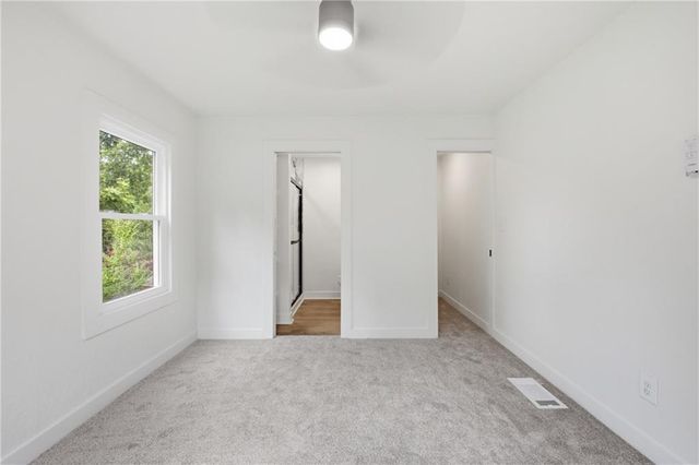 2221 S Hawthorne Avenue, Independence, MO 64052