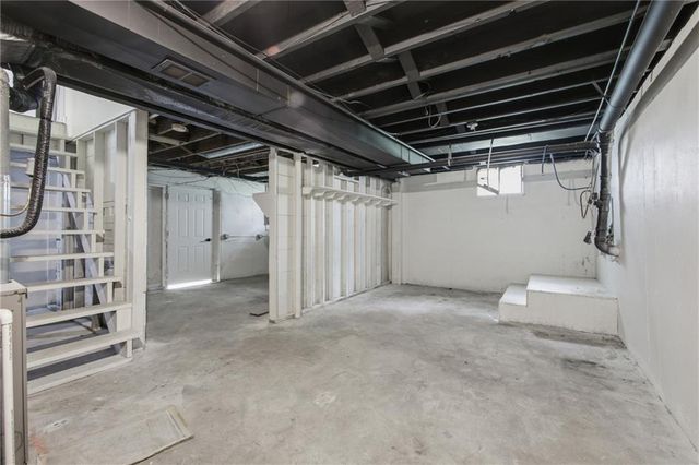 2221 S Hawthorne Avenue, Independence, MO 64052