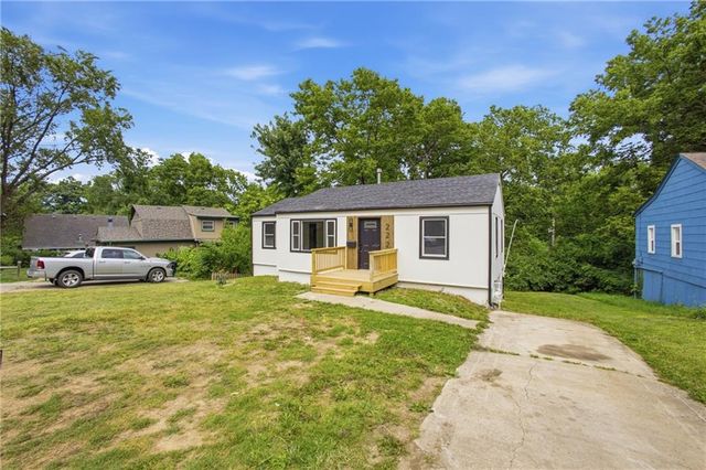 2221 S Hawthorne Avenue, Independence, MO 64052