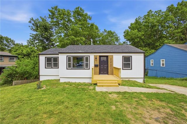 2221 S Hawthorne Avenue, Independence, MO 64052