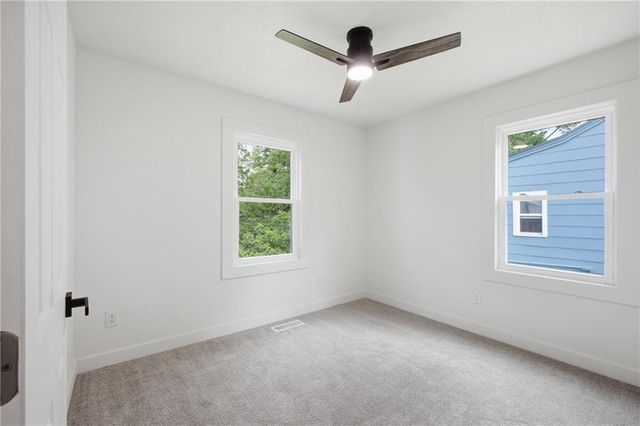 2221 S Hawthorne Avenue, Independence, MO 64052