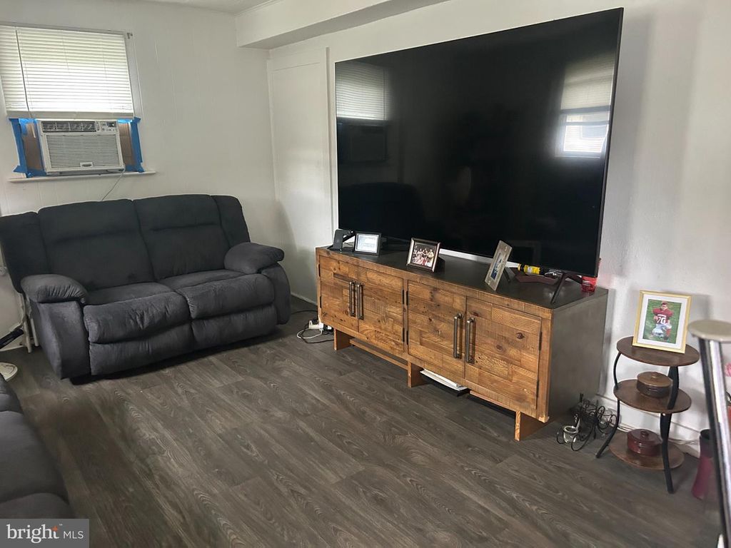 916 E CHESTNUT AVE, VINELAND, NJ 08360 — photo 3