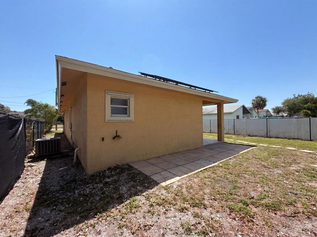 453 N Deerfield Avenue, Deerfield Beach, FL 33441