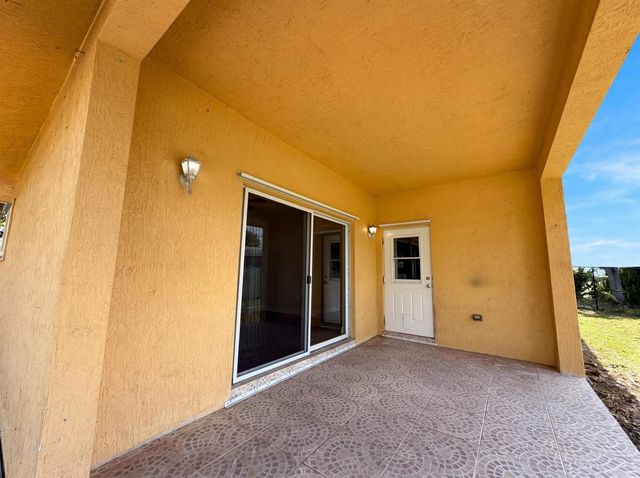 453 N Deerfield Avenue, Deerfield Beach, FL 33441