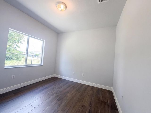 453 N Deerfield Avenue, Deerfield Beach, FL 33441