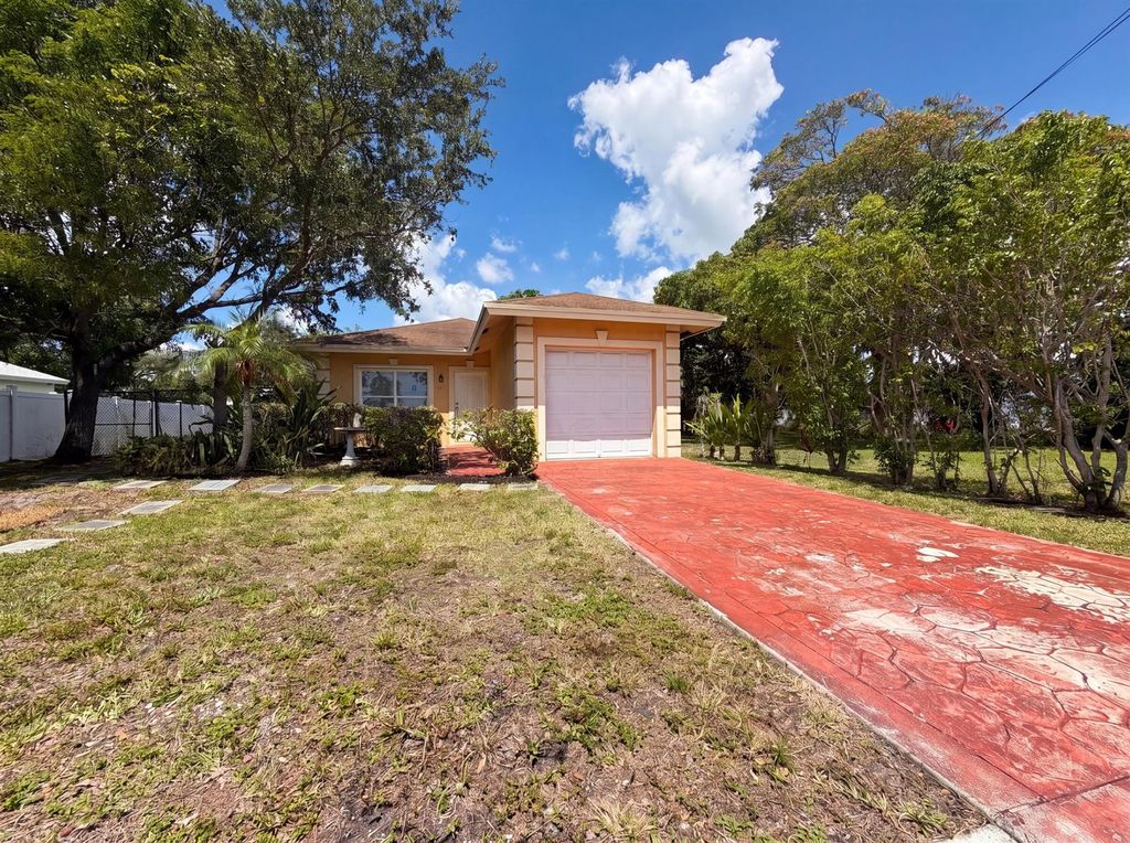 453 N Deerfield Avenue, Deerfield Beach, FL 33441
