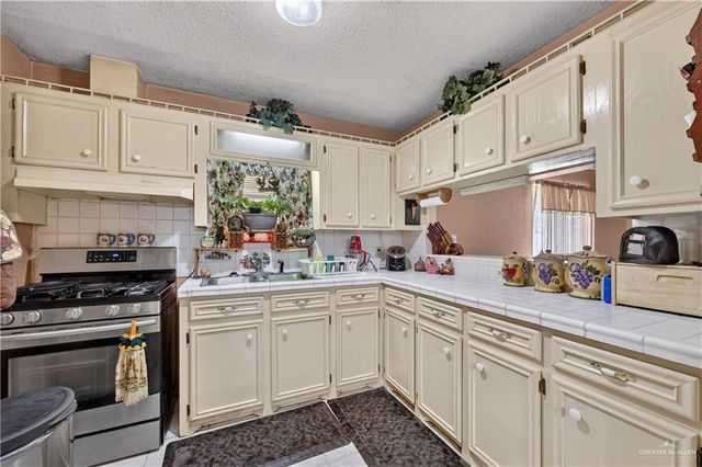 710 N Padre Avenue, Weslaco, TX 78596