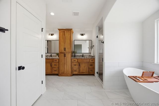 6806 E 136th Street N, Collinsville, OK 74021