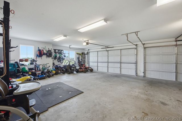 6806 E 136th Street N, Collinsville, OK 74021