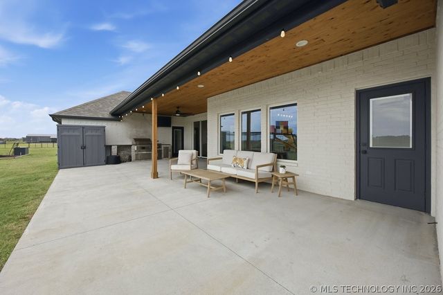 6806 E 136th Street N, Collinsville, OK 74021