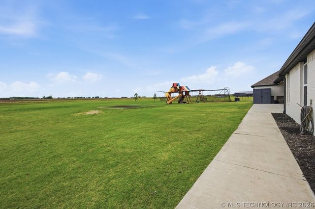 6806 E 136th Street N, Collinsville, OK 74021