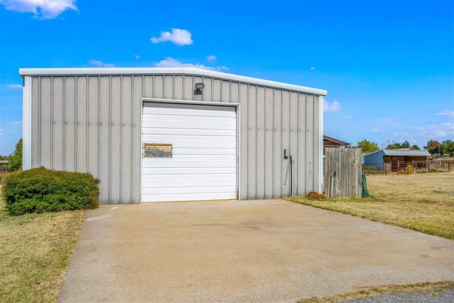 17988 State Highway 17, Fletcher, OK 73541