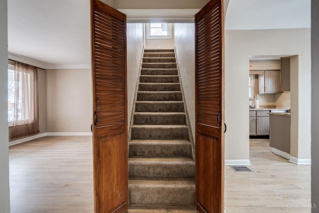 6931 Gloria Drive, North College Hill, OH 45239