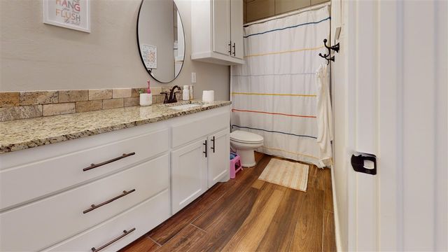 10613 NE Seaside Ln, Elgin, OK 73538