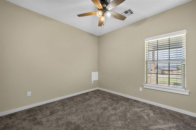10613 NE Seaside Ln, Elgin, OK 73538
