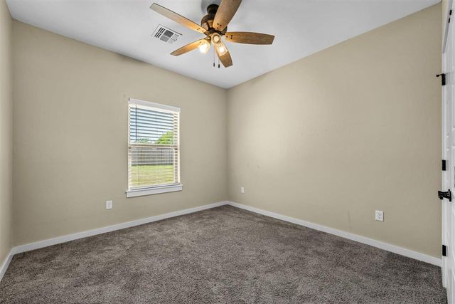 10613 NE Seaside Ln, Elgin, OK 73538