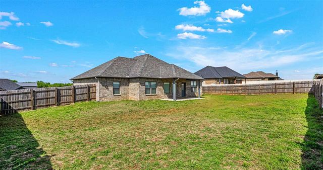 10613 NE Seaside Ln, Elgin, OK 73538