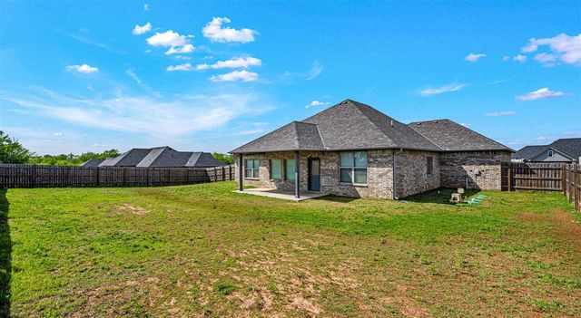 10613 NE Seaside Ln, Elgin, OK 73538
