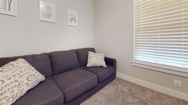 10613 NE Seaside Ln, Elgin, OK 73538