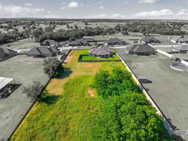 10613 NE Seaside Ln, Elgin, OK 73538