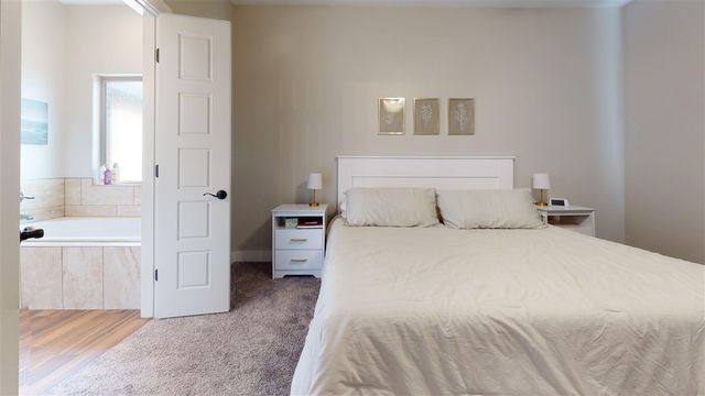 10613 NE Seaside Ln, Elgin, OK 73538