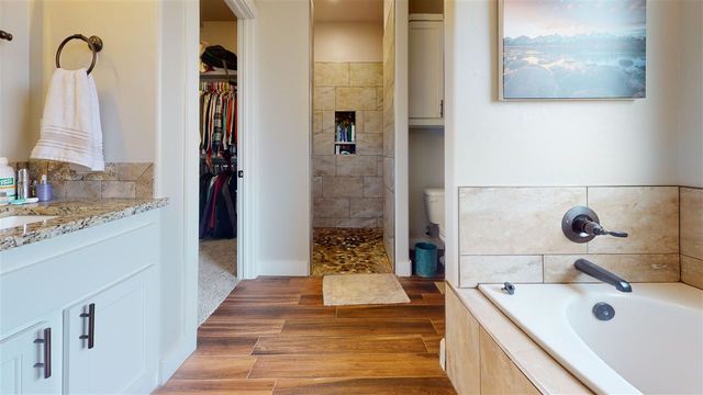 10613 NE Seaside Ln, Elgin, OK 73538