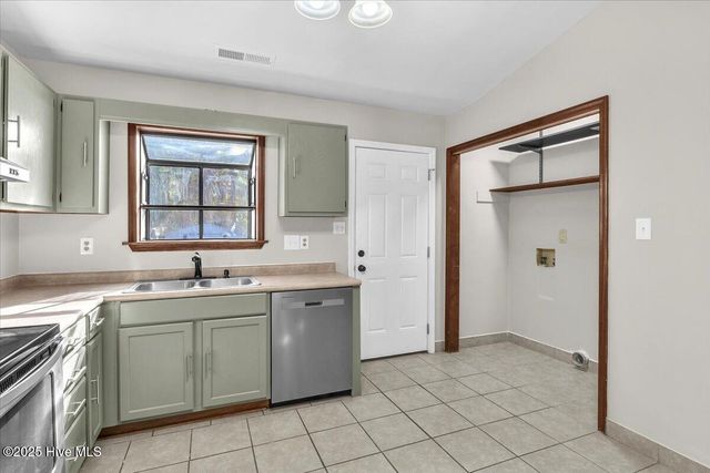 1034 Spring Villa Drive, Jacksonville, NC 28540