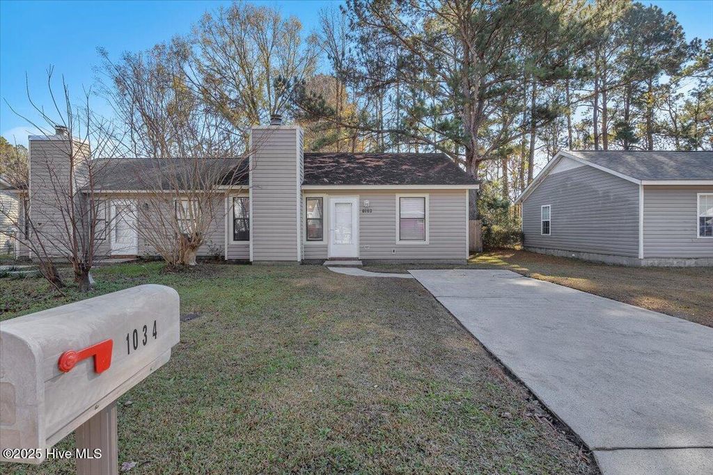 1034 Spring Villa Drive, Jacksonville, NC 28540
