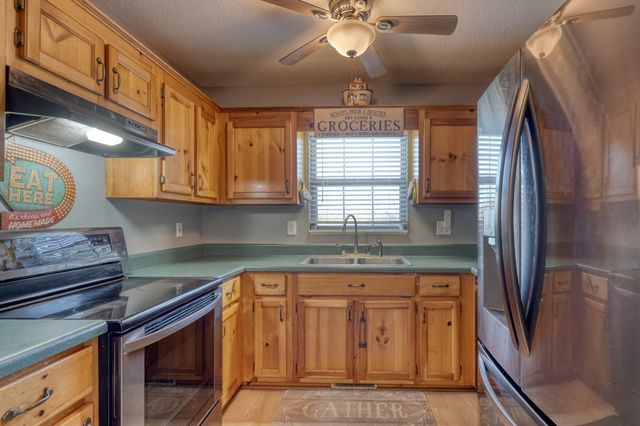 531 Wikle Road, Hayesville, NC 28904