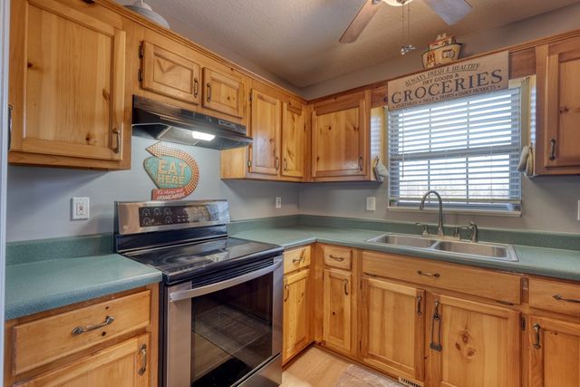 531 Wikle Road, Hayesville, NC 28904