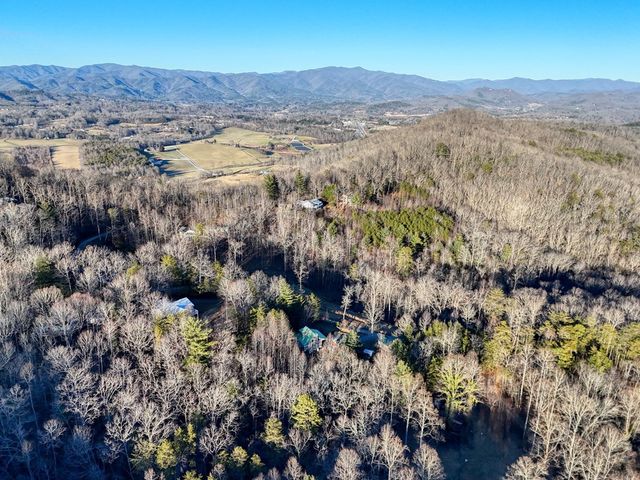 531 Wikle Road, Hayesville, NC 28904