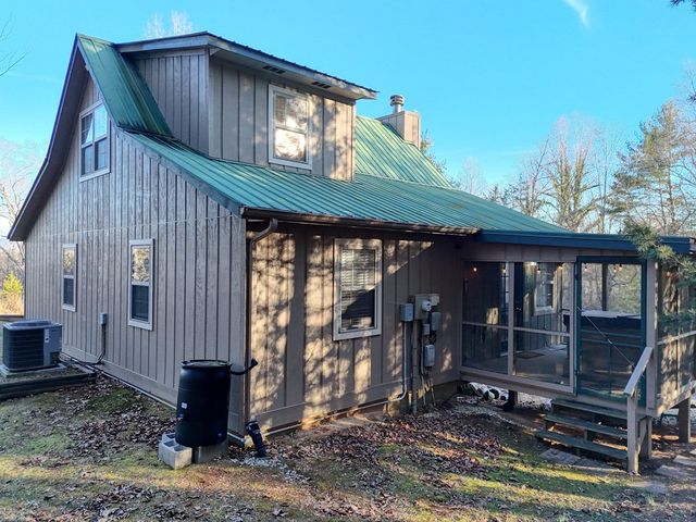 531 Wikle Road, Hayesville, NC 28904