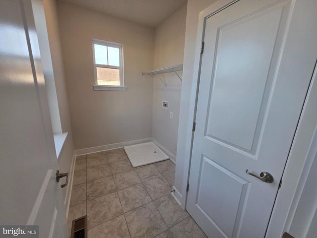 6511 PADDINGTON ST, Middle River, MD 21220