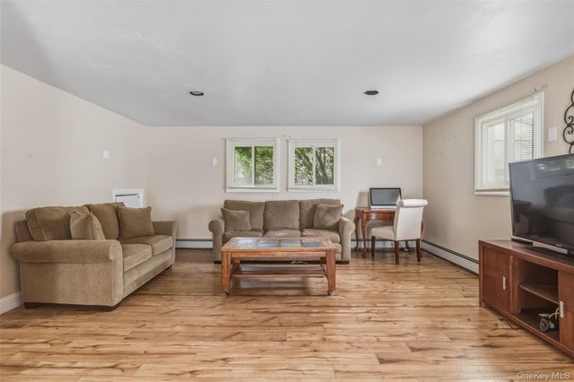 68 Madison Avenue, Island Park, NY 11558