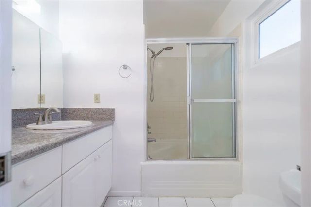 9356 Beckford, Northridge, CA 91324