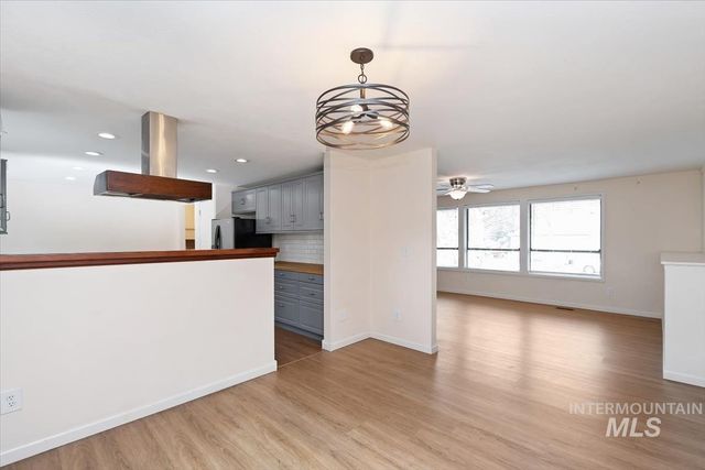 1909 E Mortimer, Boise, ID 83712