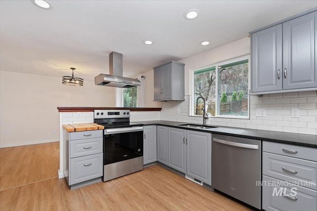 1909 E Mortimer, Boise, ID 83712