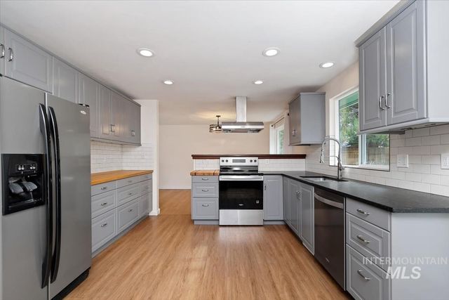 1909 E Mortimer, Boise, ID 83712