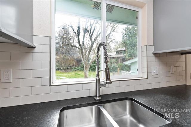 1909 E Mortimer, Boise, ID 83712