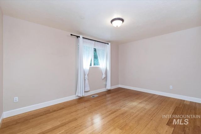 1909 E Mortimer, Boise, ID 83712