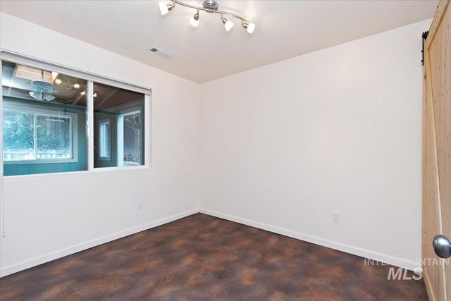 1909 E Mortimer, Boise, ID 83712