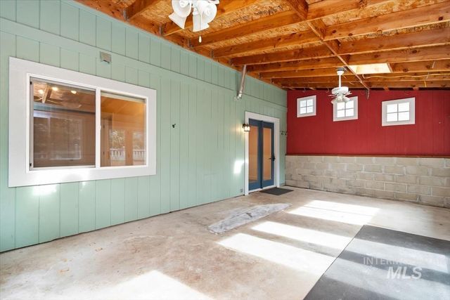 1909 E Mortimer, Boise, ID 83712