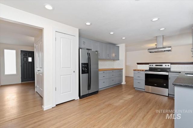 1909 E Mortimer, Boise, ID 83712