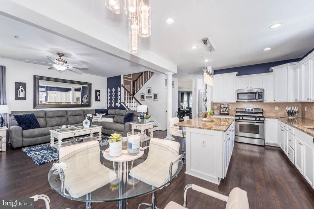 Image 10 of property listing at 903 BOATWRIGHT DR, Glen Burnie, MD 21060