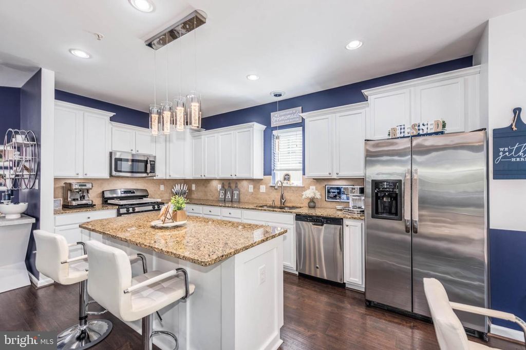 Image 11 of property listing at 903 BOATWRIGHT DR, Glen Burnie, MD 21060