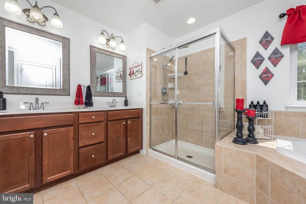 Image 17 of property listing at 903 BOATWRIGHT DR, Glen Burnie, MD 21060