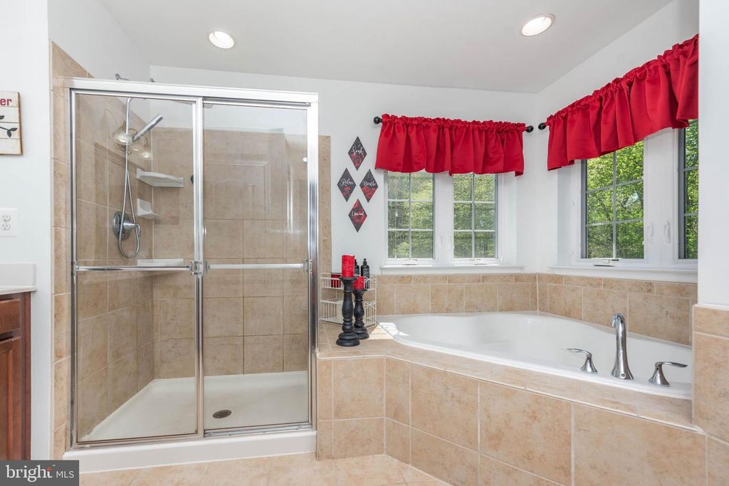 Image 18 of property listing at 903 BOATWRIGHT DR, Glen Burnie, MD 21060