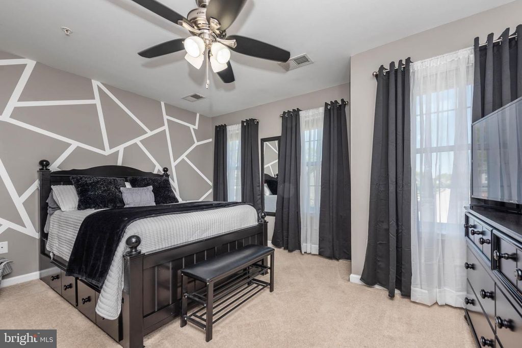 Image 20 of property listing at 903 BOATWRIGHT DR, Glen Burnie, MD 21060