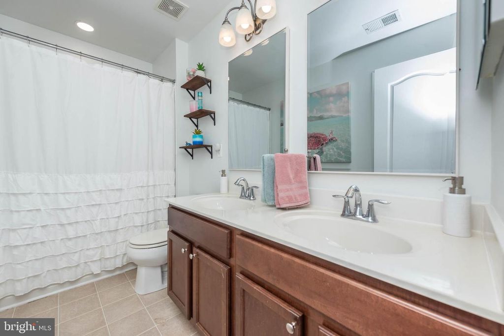 Image 25 of property listing at 903 BOATWRIGHT DR, Glen Burnie, MD 21060