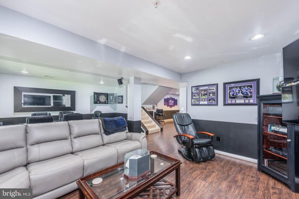 Image 34 of property listing at 903 BOATWRIGHT DR, Glen Burnie, MD 21060